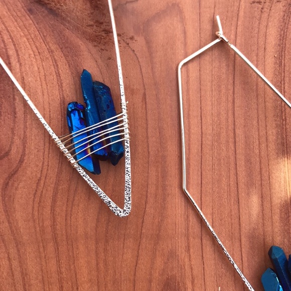 🌺Royal Blue Geode Threader Hoops! - Picture 3 of 5